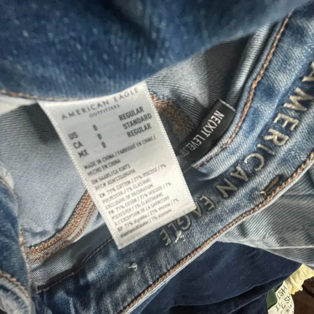 American Eagle Jeans Women’s Size 0 Light Wash Distressed NexT Level Stretch